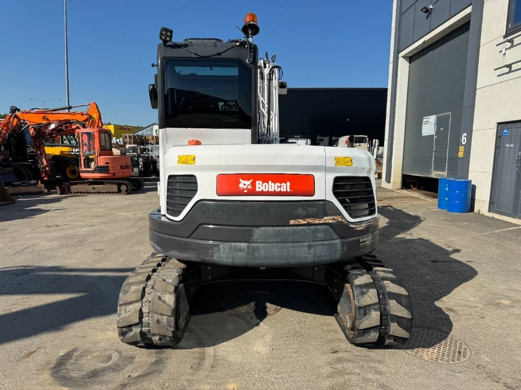 Bobcat E85 PYÖRITTÄJÄLLÄ - Minikotró: 4 kép. Bobcat E85 PYÖRITTÄJÄLLÄ - Minikotró: 4 kép.