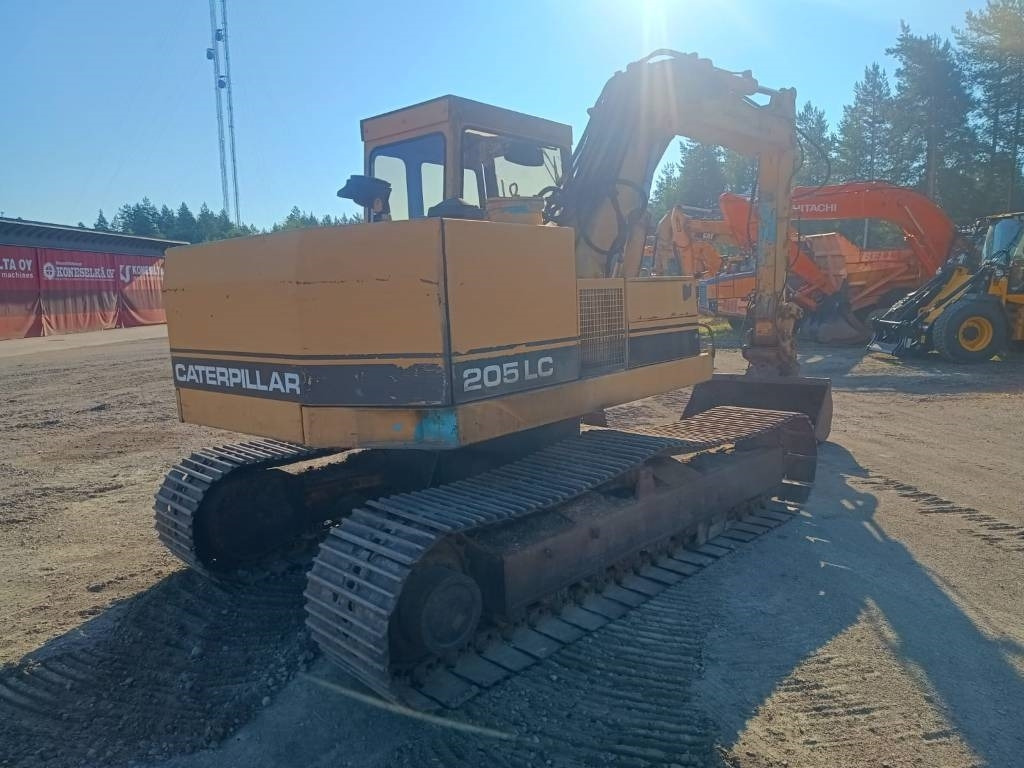 CAT 205LC - Lánctalpas kotró: 5 kép. CAT 205LC - Lánctalpas kotró: 5 kép.