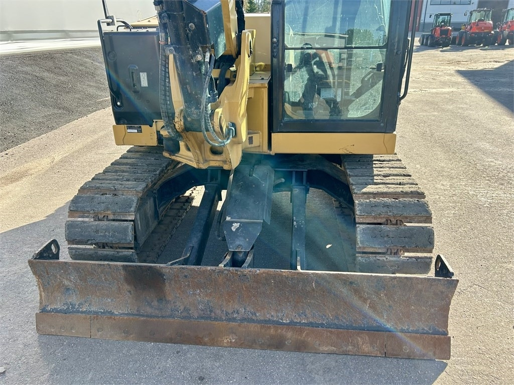 CAT 308CR NEXT GEN PYÖRITTÄJÄLLÄ - Minikotró: 4 kép. CAT 308CR NEXT GEN PYÖRITTÄJÄLLÄ - Minikotró: 4 kép.
