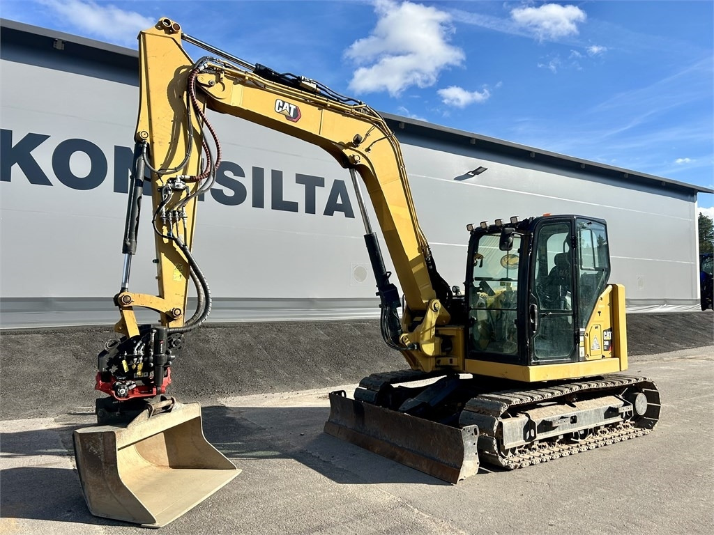 CAT 308CR NEXT GEN PYÖRITTÄJÄLLÄ - Minikotró: 2 kép. CAT 308CR NEXT GEN PYÖRITTÄJÄLLÄ - Minikotró: 2 kép.