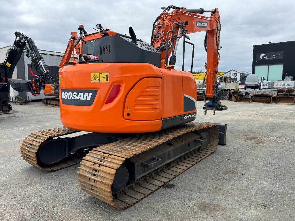 Doosan DX 140 LCR-5 Pyörittäjällä - Lánctalpas kotró: 5 kép. Doosan DX 140 LCR-5 Pyörittäjällä - Lánctalpas kotró: 5 kép.