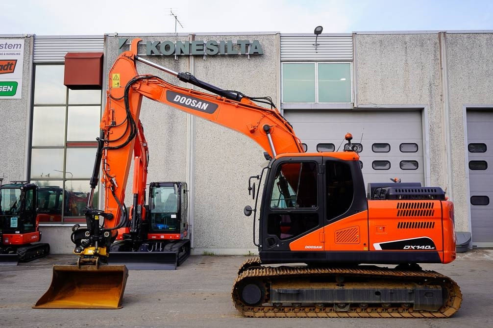 Doosan DX140LC-5 ENGCON - Lánctalpas kotró: 1 kép. Doosan DX140LC-5 ENGCON - Lánctalpas kotró: 1 kép.
