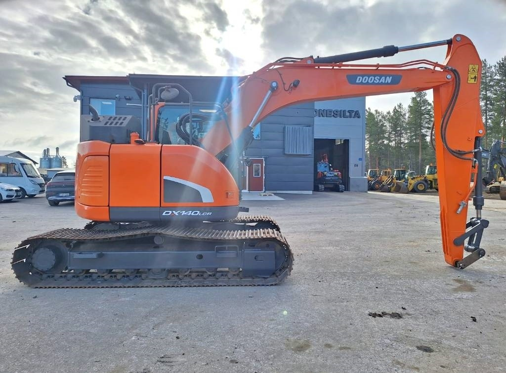 Doosan DX140LCR-5 - Lánctalpas kotró: 5 kép. Doosan DX140LCR-5 - Lánctalpas kotró: 5 kép.