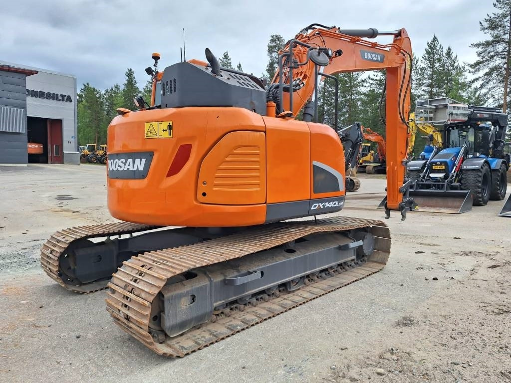 Doosan DX140LCR-5 - Lánctalpas kotró: 3 kép. Doosan DX140LCR-5 - Lánctalpas kotró: 3 kép.
