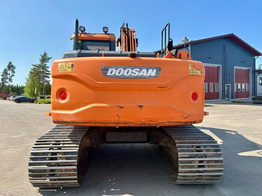 Doosan DX160LC-3 KALLISTAJA+PYÖRITTÄJÄ - Lánctalpas kotró: 4 kép. Doosan DX160LC-3 KALLISTAJA+PYÖRITTÄJÄ - Lánctalpas kotró: 4 kép.