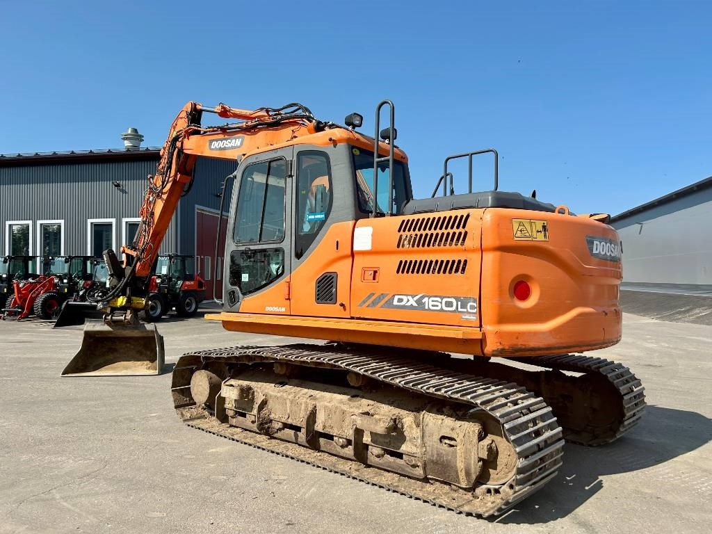 Doosan DX160LC-3 KALLISTAJA+PYÖRITTÄJÄ - Lánctalpas kotró: 3 kép. Doosan DX160LC-3 KALLISTAJA+PYÖRITTÄJÄ - Lánctalpas kotró: 3 kép.