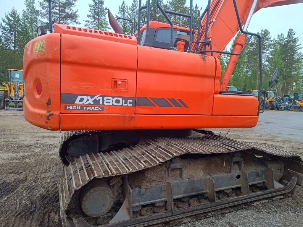 Doosan DX180LCH-3 HIGH TRACK, KALLISTAJALLA - Lánctalpas kotró: 4 kép. Doosan DX180LCH-3 HIGH TRACK, KALLISTAJALLA - Lánctalpas kotró: 4 kép.