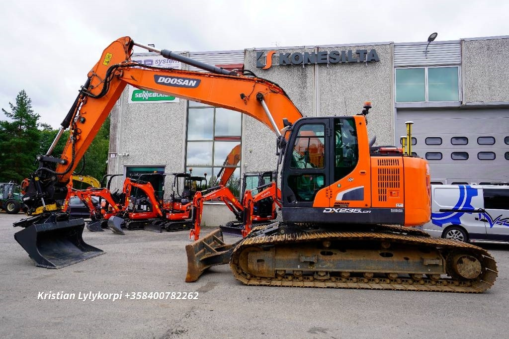 Doosan DX235LCR-5 3D NOVATRON EC-OIL - Lánctalpas kotró: 1 kép. Doosan DX235LCR-5 3D NOVATRON EC-OIL - Lánctalpas kotró: 1 kép.