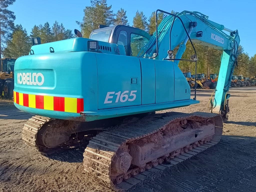 Fiat-Kobelco E165LC KALLISTAJALLA - Lánctalpas kotró: 4 kép. Fiat-Kobelco E165LC KALLISTAJALLA - Lánctalpas kotró: 4 kép.