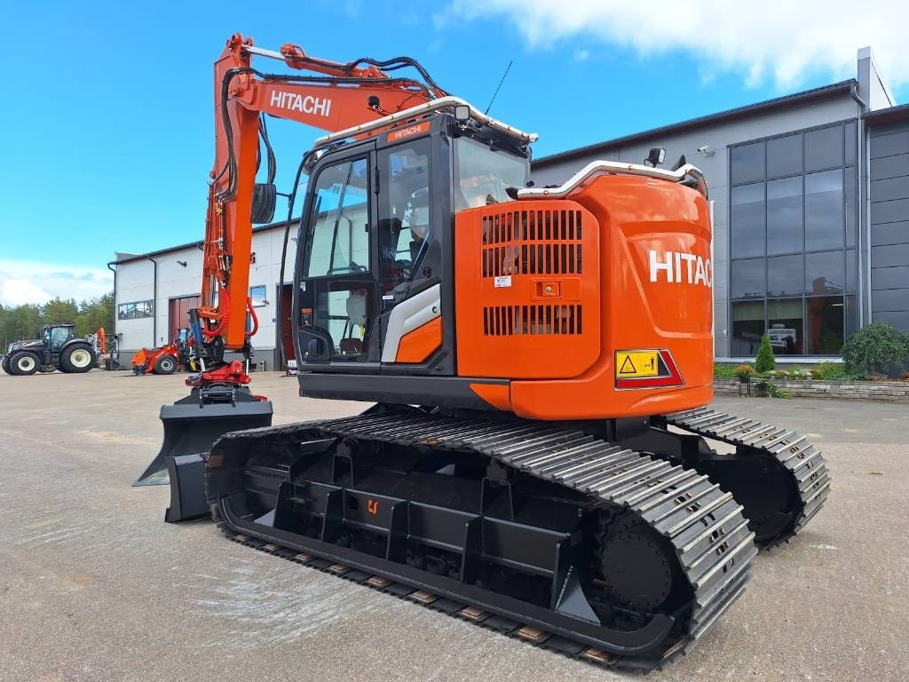 Hitachi MYYTY! SOLD! ZX135USL-7 -SUOALUSTA- - Lánctalpas kotró: 3 kép. Hitachi MYYTY! SOLD! ZX135USL-7 -SUOALUSTA- - Lánctalpas kotró: 3 kép.