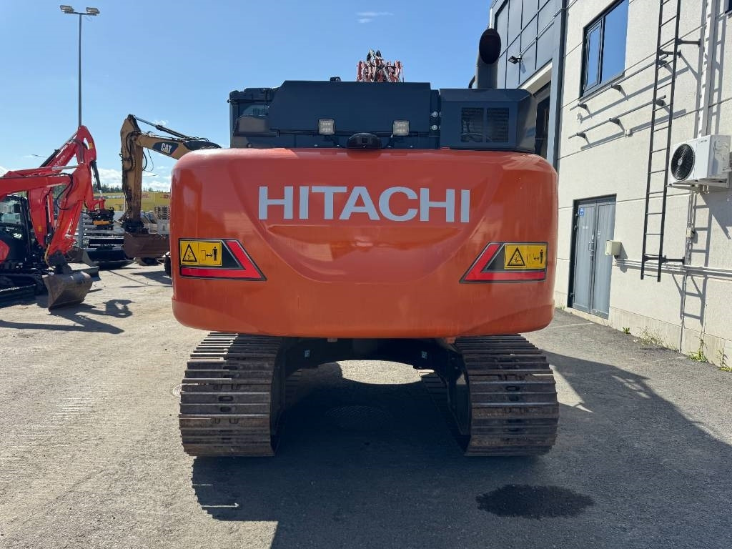 Hitachi ZX 160 LC-7 - Lánctalpas kotró: 4 kép. Hitachi ZX 160 LC-7 - Lánctalpas kotró: 4 kép.