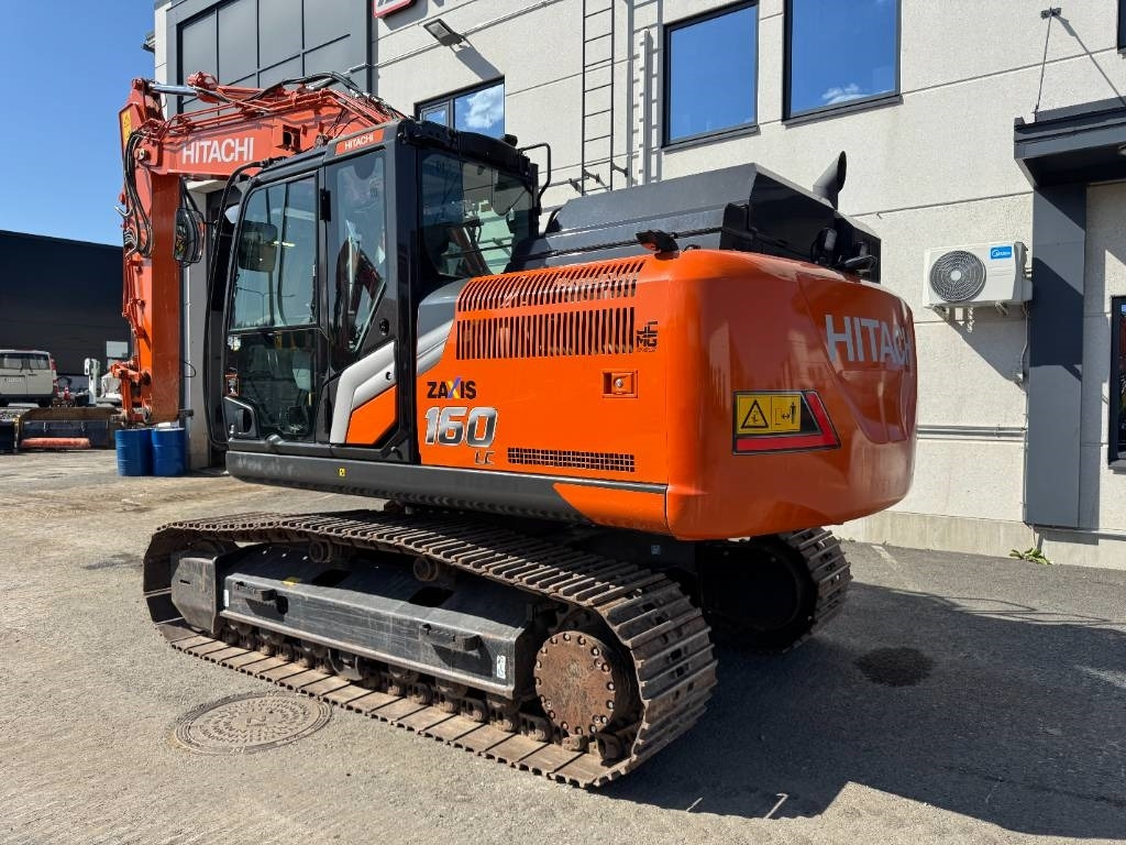 Hitachi ZX 160 LC-7 - Lánctalpas kotró: 3 kép. Hitachi ZX 160 LC-7 - Lánctalpas kotró: 3 kép.