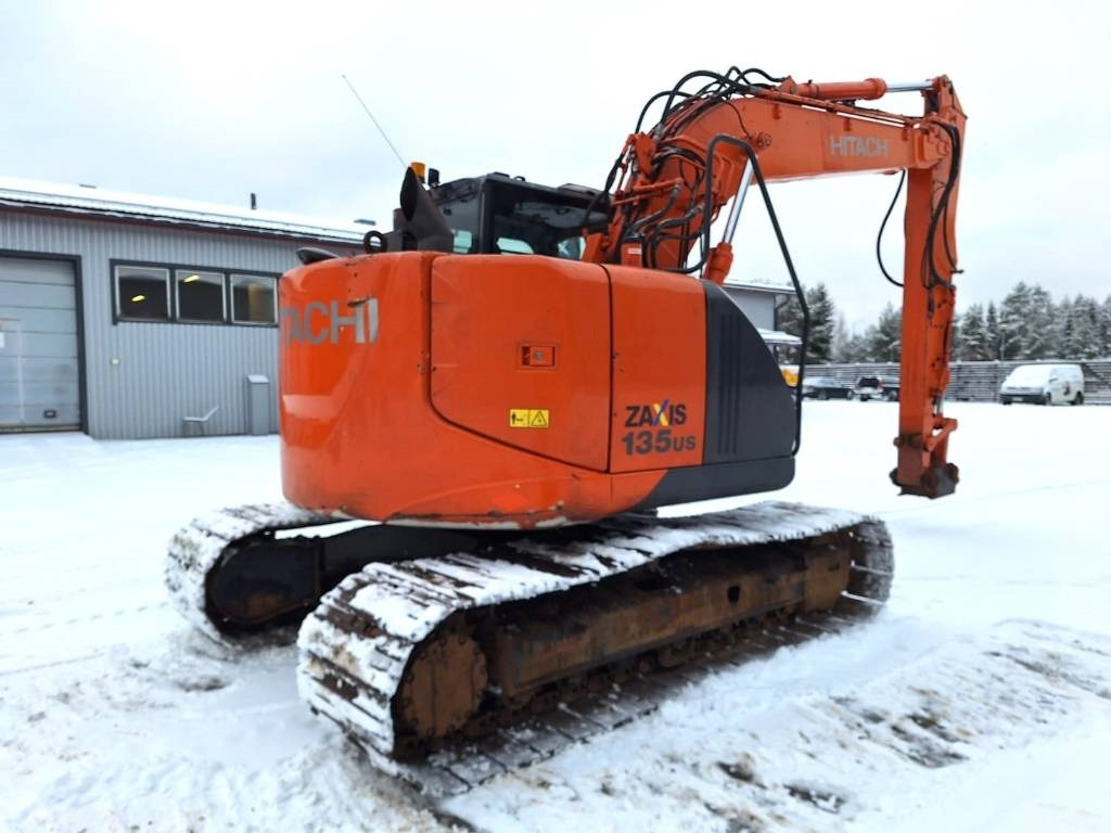 Hitachi ZX135USB-5 RASVARILLA - Lánctalpas kotró: 4 kép. Hitachi ZX135USB-5 RASVARILLA - Lánctalpas kotró: 4 kép.