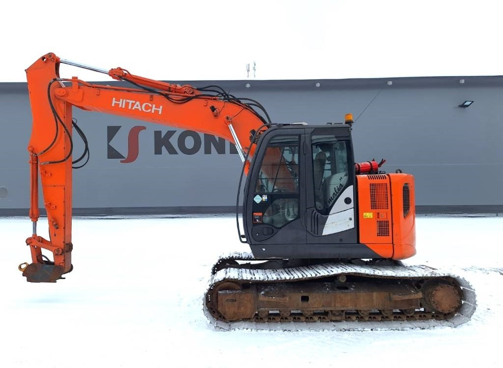 Hitachi ZX135USB-5 RASVARILLA - Lánctalpas kotró: 1 kép. Hitachi ZX135USB-5 RASVARILLA - Lánctalpas kotró: 1 kép.