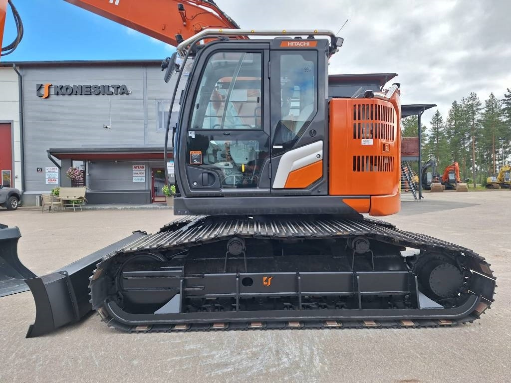 Hitachi ZX135USL-7 PUSKULEVY -SUOALUSTA- - Lánctalpas kotró: 2 kép. Hitachi ZX135USL-7 PUSKULEVY -SUOALUSTA- - Lánctalpas kotró: 2 kép.