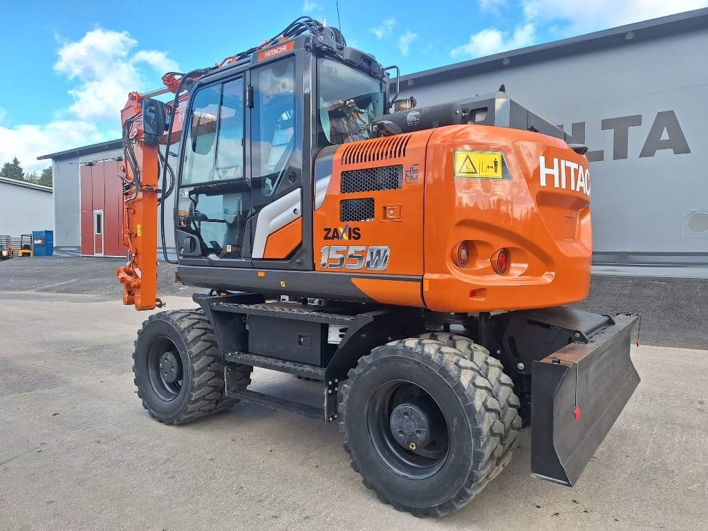 Hitachi ZX155W-7 -STAGE 5- VÄHÄN AJETTU - Gumikerekes kotró: 2 kép. Hitachi ZX155W-7 -STAGE 5- VÄHÄN AJETTU - Gumikerekes kotró: 2 kép.