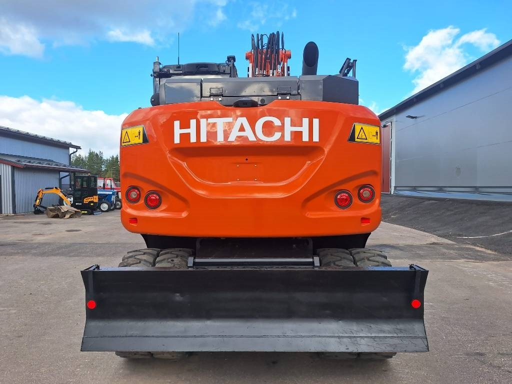 Hitachi ZX155W-7 -STAGE 5- VÄHÄN AJETTU - Gumikerekes kotró: 3 kép. Hitachi ZX155W-7 -STAGE 5- VÄHÄN AJETTU - Gumikerekes kotró: 3 kép.