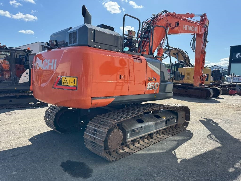 Hitachi ZX160LC-7 - Lánctalpas kotró: 5 kép. Hitachi ZX160LC-7 - Lánctalpas kotró: 5 kép.