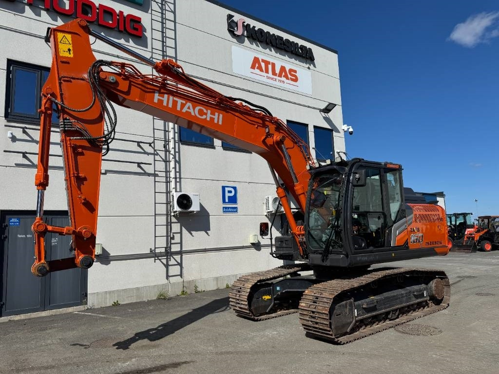 Hitachi ZX160LC-7 - Lánctalpas kotró: 2 kép. Hitachi ZX160LC-7 - Lánctalpas kotró: 2 kép.