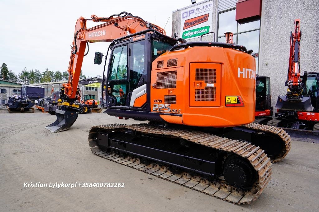 Hitachi ZX225USLC-7 ENGCON JA NOVATRON  - Lánctalpas kotró: 2 kép. Hitachi ZX225USLC-7 ENGCON JA NOVATRON  - Lánctalpas kotró: 2 kép.