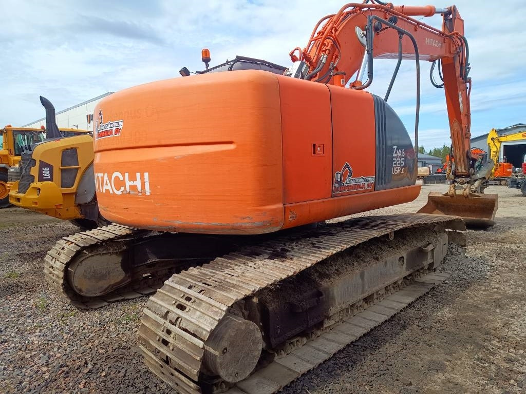 Hitachi ZX225USR KALLISTAJALLA - Lánctalpas kotró: 4 kép. Hitachi ZX225USR KALLISTAJALLA - Lánctalpas kotró: 4 kép.