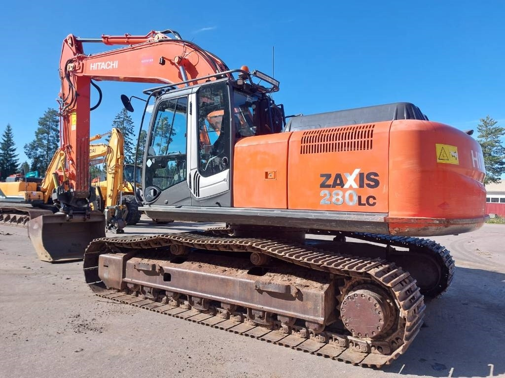 Hitachi ZX280LC-3 KALLISTAJALLA - Lánctalpas kotró: 2 kép. Hitachi ZX280LC-3 KALLISTAJALLA - Lánctalpas kotró: 2 kép.