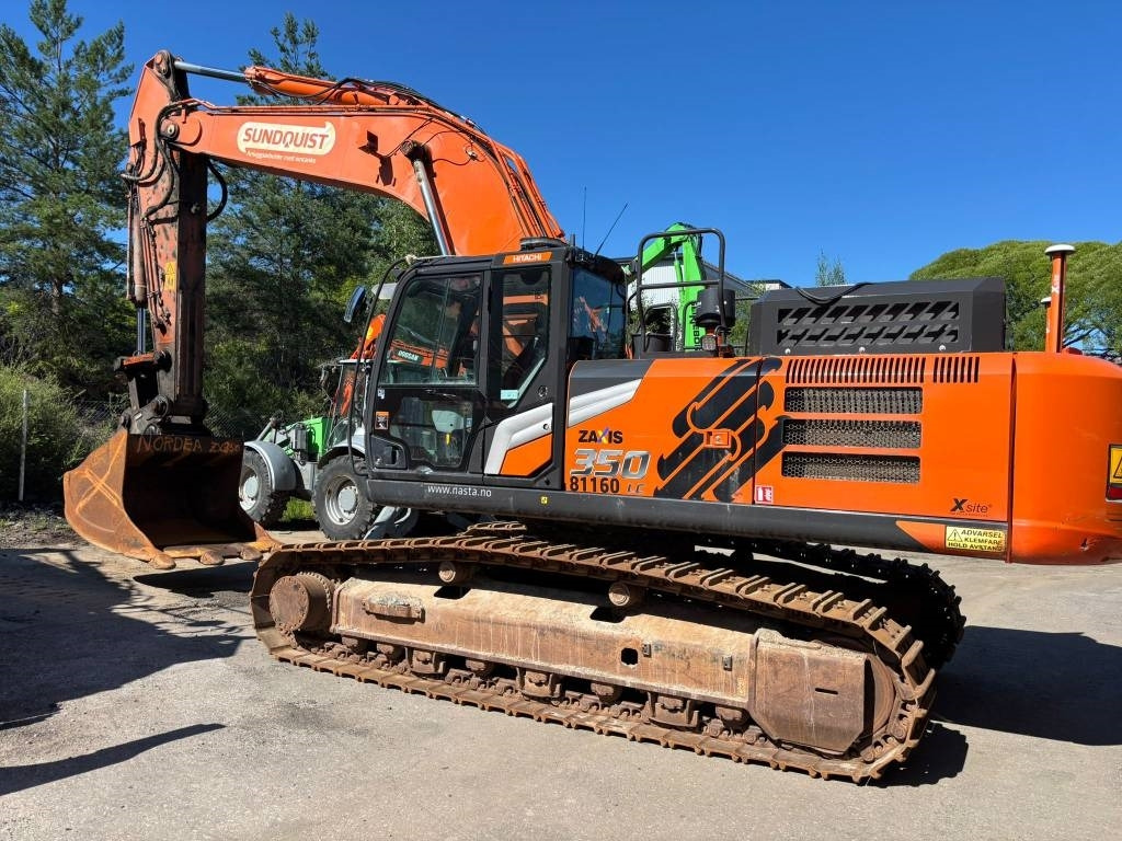 Hitachi ZX350LC-7 - Lánctalpas kotró: 1 kép. Hitachi ZX350LC-7 - Lánctalpas kotró: 1 kép.