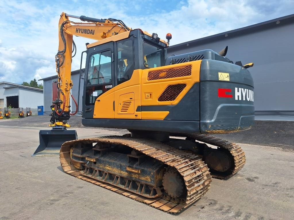 Hyundai HX140HW METSÄMALLI PYÖRITTÄJÄLLÄ - Lánctalpas kotró: 2 kép. Hyundai HX140HW METSÄMALLI PYÖRITTÄJÄLLÄ - Lánctalpas kotró: 2 kép.