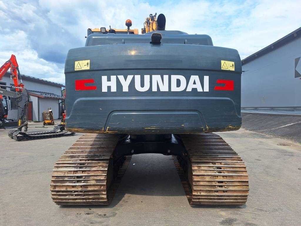 Hyundai HX140HW METSÄMALLI PYÖRITTÄJÄLLÄ - Lánctalpas kotró: 3 kép. Hyundai HX140HW METSÄMALLI PYÖRITTÄJÄLLÄ - Lánctalpas kotró: 3 kép.