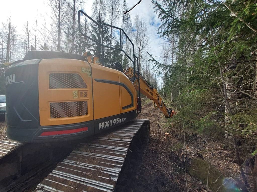 Hyundai HX145LCR 900MM TELAT SUOALUSTA - Lánctalpas kotró: 3 kép. Hyundai HX145LCR 900MM TELAT SUOALUSTA - Lánctalpas kotró: 3 kép.