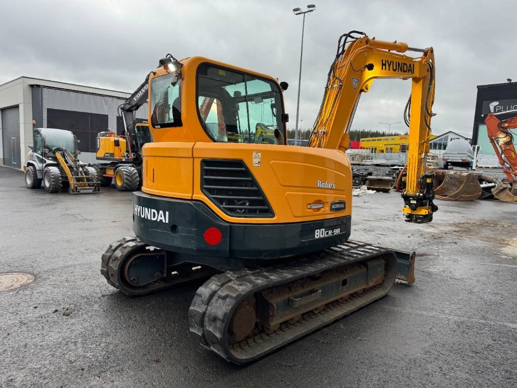 Hyundai R80CR-9A PYÖRITTÄJÄLLÄ - Minikotró: 5 kép. Hyundai R80CR-9A PYÖRITTÄJÄLLÄ - Minikotró: 5 kép.