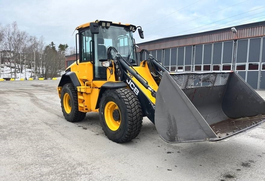 JCB 411HT T4F TULOSSA - Gumikerekes homlokrakodó: 4 kép. JCB 411HT T4F TULOSSA - Gumikerekes homlokrakodó: 4 kép.