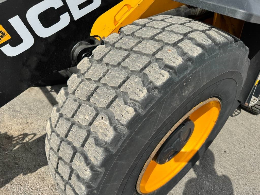 Gumikerekes homlokrakodó JCB 417: 9 kép.