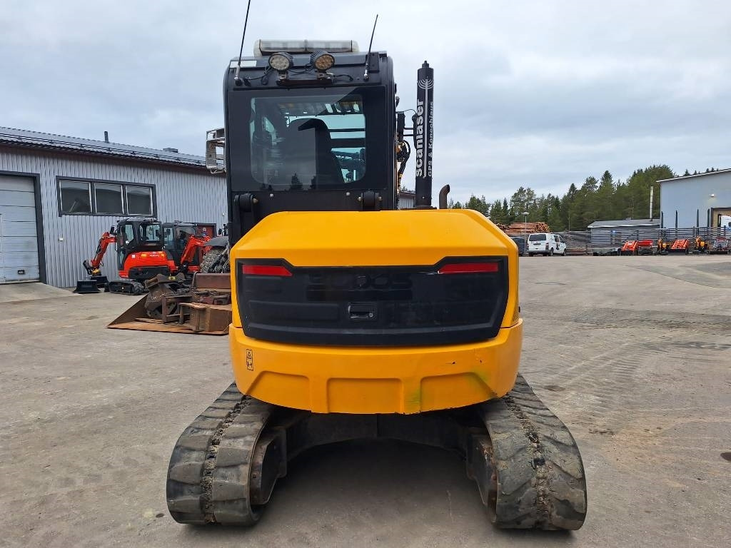 JCB 65R-1 PYÖRITTÄJÄLLÄ - Minikotró: 3 kép. JCB 65R-1 PYÖRITTÄJÄLLÄ - Minikotró: 3 kép.
