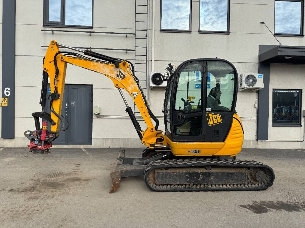 JCB 8045ZTS PYÖRITTÄJÄLLÄ - Minikotró: 1 kép. JCB 8045ZTS PYÖRITTÄJÄLLÄ - Minikotró: 1 kép.