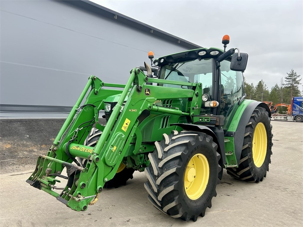 John Deere 6125 R AUTOPOWER ETUKUORMAAJALLA - Traktor: 2 kép. John Deere 6125 R AUTOPOWER ETUKUORMAAJALLA - Traktor: 2 kép.