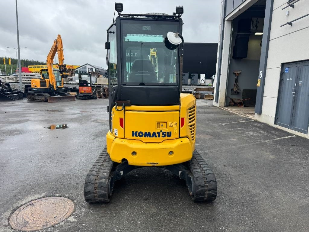 Komatsu PC 35 MR-5 - Minikotró: 4 kép. Komatsu PC 35 MR-5 - Minikotró: 4 kép.