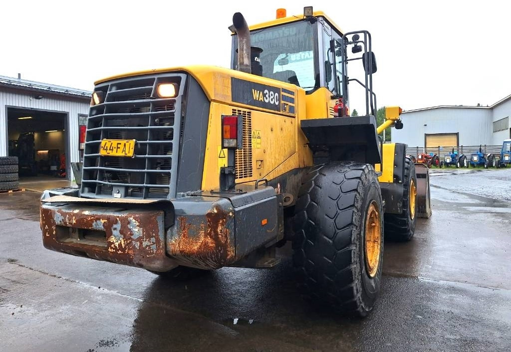 Komatsu WA380-5H RASVARI - Gumikerekes homlokrakodó: 3 kép. Komatsu WA380-5H RASVARI - Gumikerekes homlokrakodó: 3 kép.