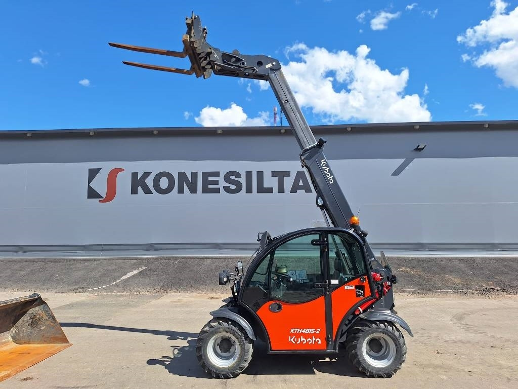 Kubota KHT 4815-2 MINIKUROTTAJA  - Teleszkópos rakodó: 2 kép. Kubota KHT 4815-2 MINIKUROTTAJA  - Teleszkópos rakodó: 2 kép.