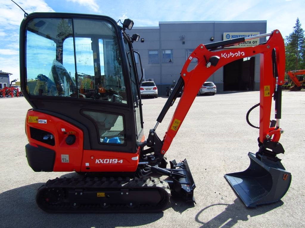 Kubota KX019-4 ERIKOISTARJOUS RAJOITETTU ERÄ - Minikotró: 5 kép. Kubota KX019-4 ERIKOISTARJOUS RAJOITETTU ERÄ - Minikotró: 5 kép.