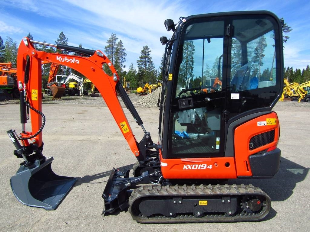 Kubota KX019-4 KALLISTAJALLA UUSI!! - Minikotró: 1 kép. Kubota KX019-4 KALLISTAJALLA UUSI!! - Minikotró: 1 kép.