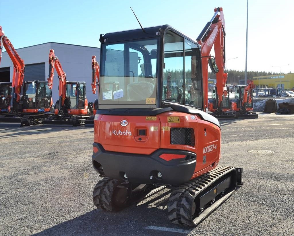 Kubota KX027-4 UUSI, TAKUU 24KK - Minikotró: 3 kép. Kubota KX027-4 UUSI, TAKUU 24KK - Minikotró: 3 kép.