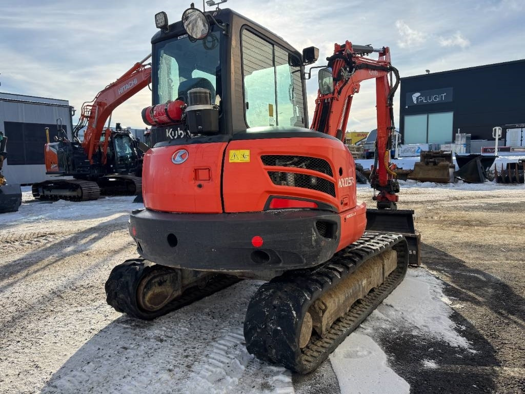 Kubota KX057-4 Pyörittäjällä - Minikotró: 5 kép. Kubota KX057-4 Pyörittäjällä - Minikotró: 5 kép.