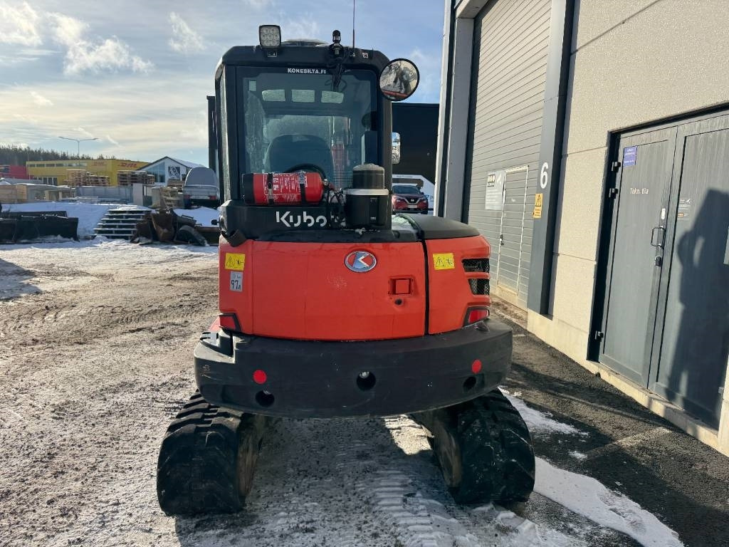 Kubota KX057-4 Pyörittäjällä - Minikotró: 4 kép. Kubota KX057-4 Pyörittäjällä - Minikotró: 4 kép.