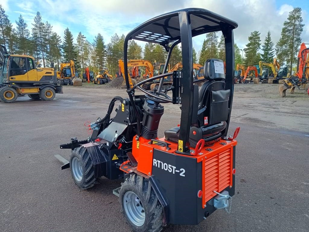 Kubota RT105-2 TELEPUOMI - Derékcsuklós rakodó: 5 kép. Kubota RT105-2 TELEPUOMI - Derékcsuklós rakodó: 5 kép.