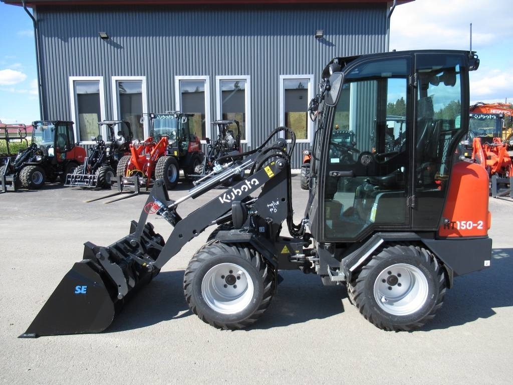 Kubota RT150-2 PIENKUORMAAJA, UUSI - Derékcsuklós rakodó: 1 kép. Kubota RT150-2 PIENKUORMAAJA, UUSI - Derékcsuklós rakodó: 1 kép.