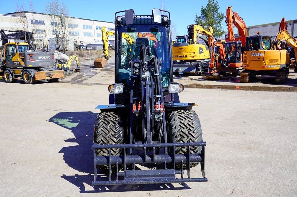 Kubota RT250-2 UUSI KONE! - Derékcsuklós rakodó: 4 kép. Kubota RT250-2 UUSI KONE! - Derékcsuklós rakodó: 4 kép.