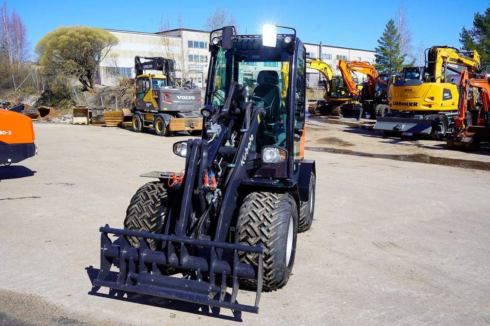 Kubota RT250-2 UUSI KONE! - Derékcsuklós rakodó: 3 kép. Kubota RT250-2 UUSI KONE! - Derékcsuklós rakodó: 3 kép.
