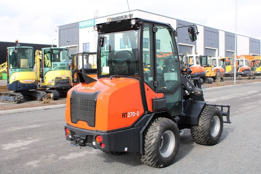 Kubota RT270-2 UUSI - Derékcsuklós rakodó: 4 kép. Kubota RT270-2 UUSI - Derékcsuklós rakodó: 4 kép.