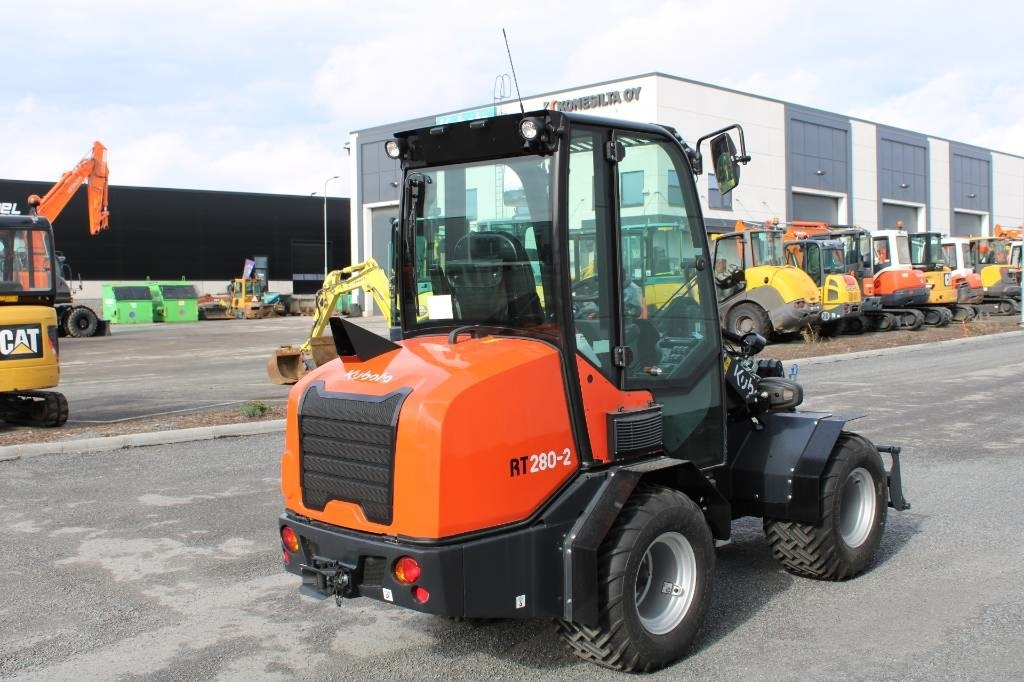 Kubota RT280-2 UUSI - Derékcsuklós rakodó: 4 kép. Kubota RT280-2 UUSI - Derékcsuklós rakodó: 4 kép.